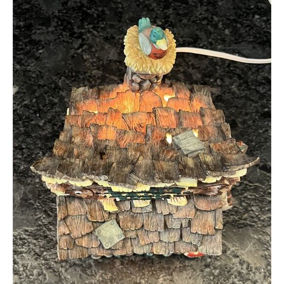 Enesco Moose Creek Crossing “Sven’s Bait Shop” 1995 Nightlight #170577 - Picture 4 of 9